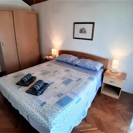 Apt Mirella Apartment Rovinj Exterior photo
