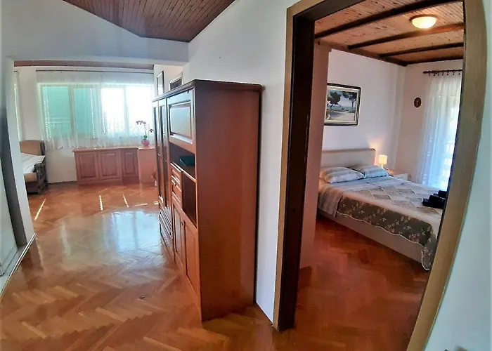 Apt Mirella Apartment