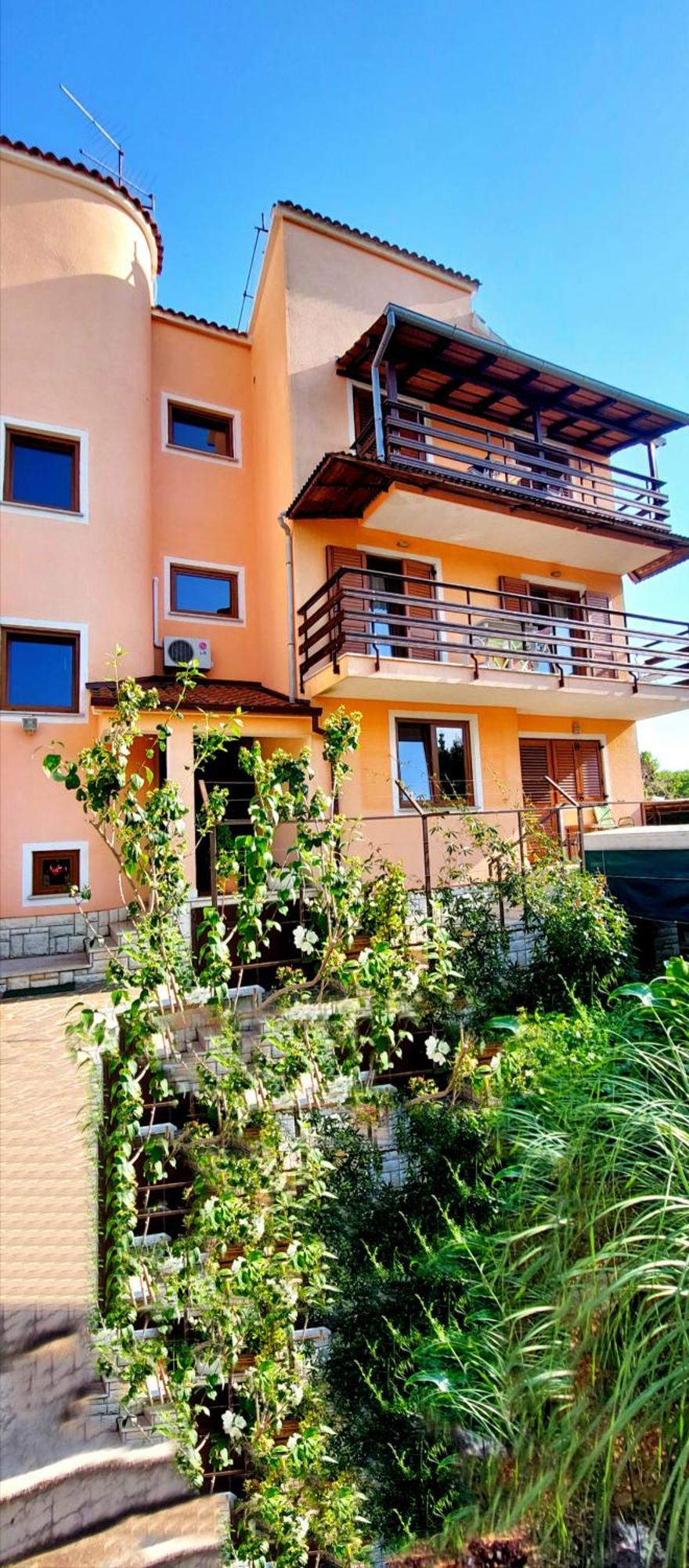 Apartment Mirella
